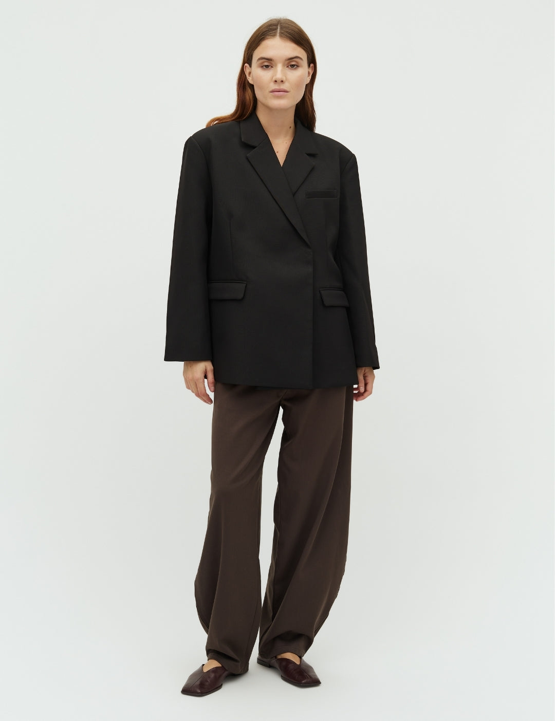 Amariella-M_Black_Model_0