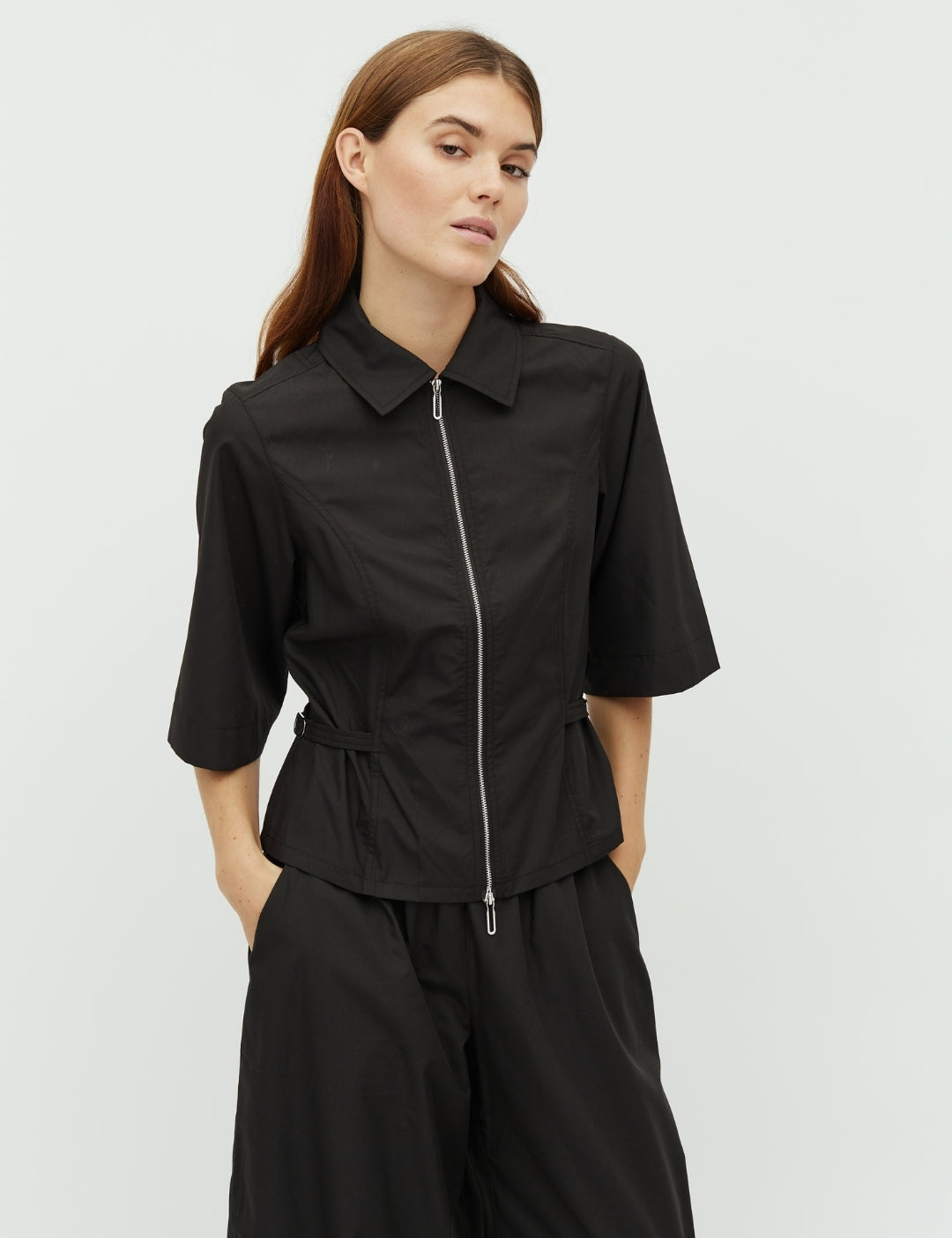 Anoul-M_Black_Model_0