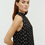 Paletta-M_Black Sugar Dots_Model_2