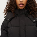 Ela Slit_Black_Model_2