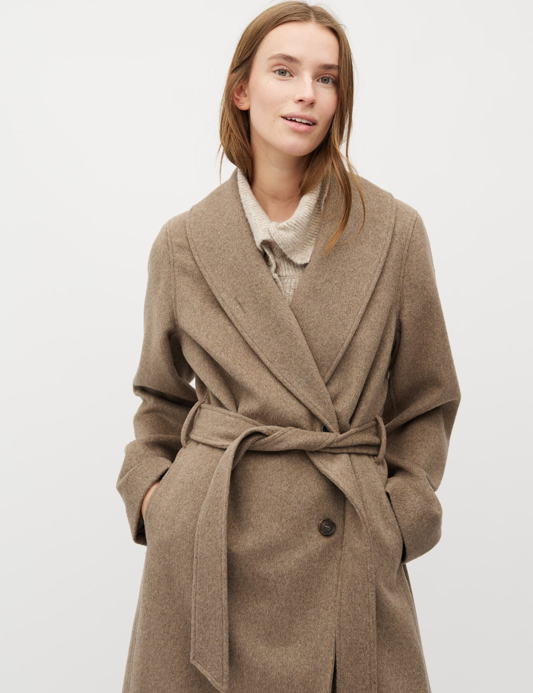 Umia-M_Greige Melange_Model_1