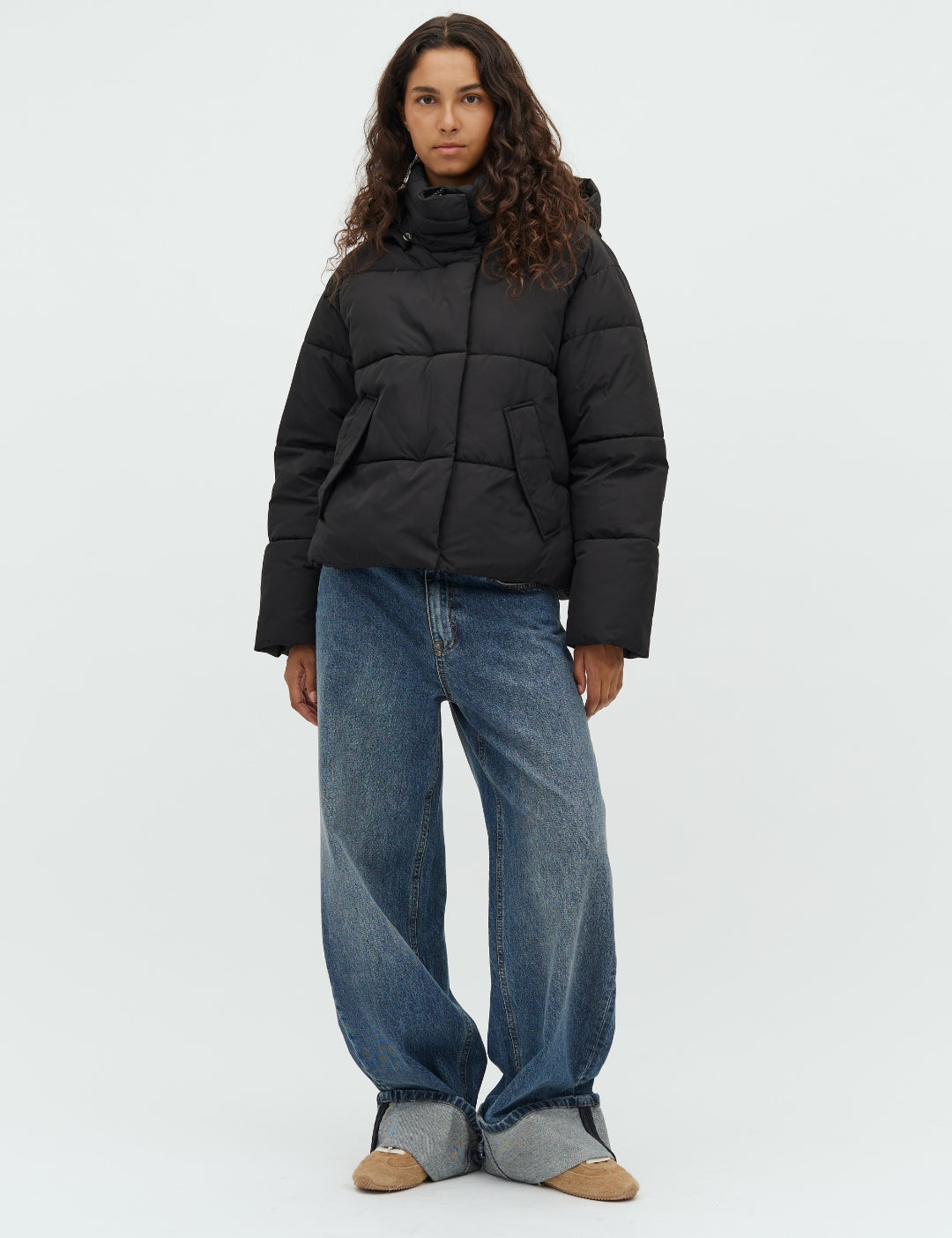 Mishal-M_Black_Model_0