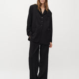 Kammia-M_Black_Model_0