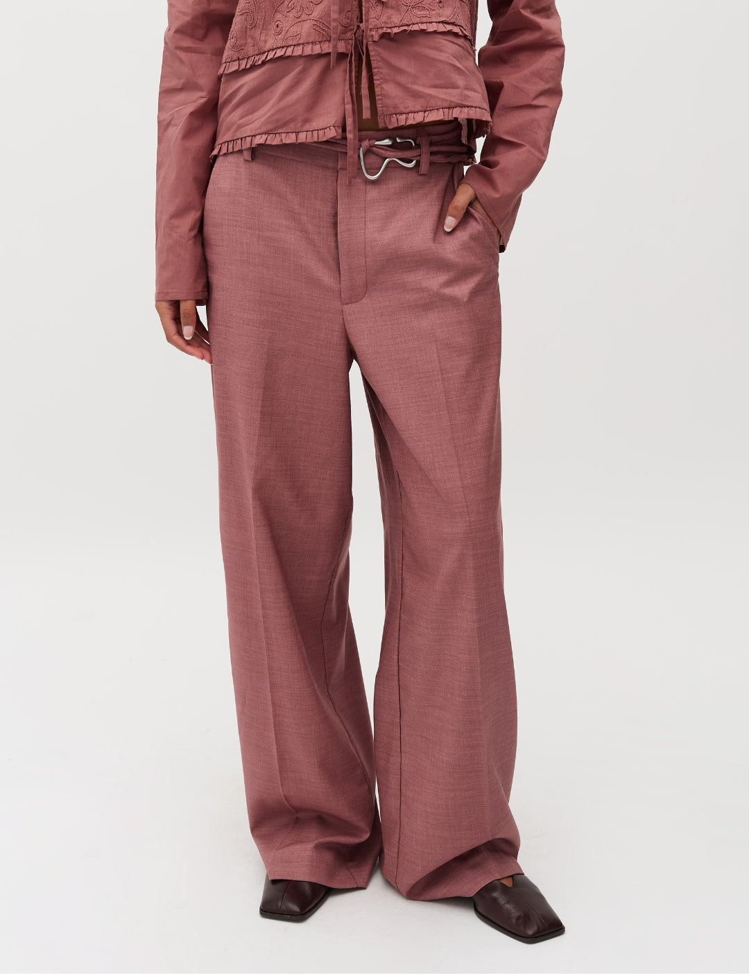 Lyrica-M_Rose Brown Melange_Model_1