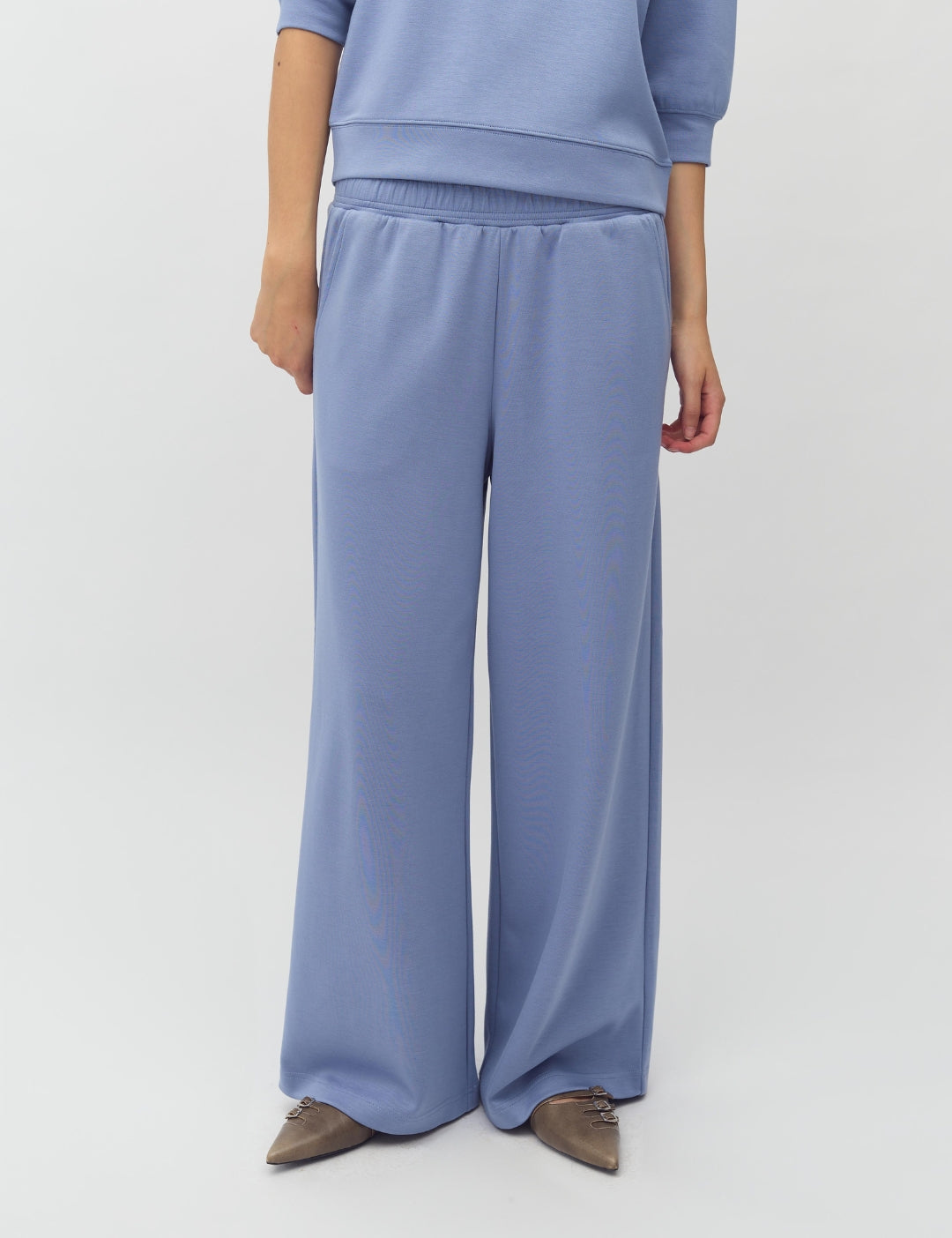 Asaka-M_Steel Blue_Model_1