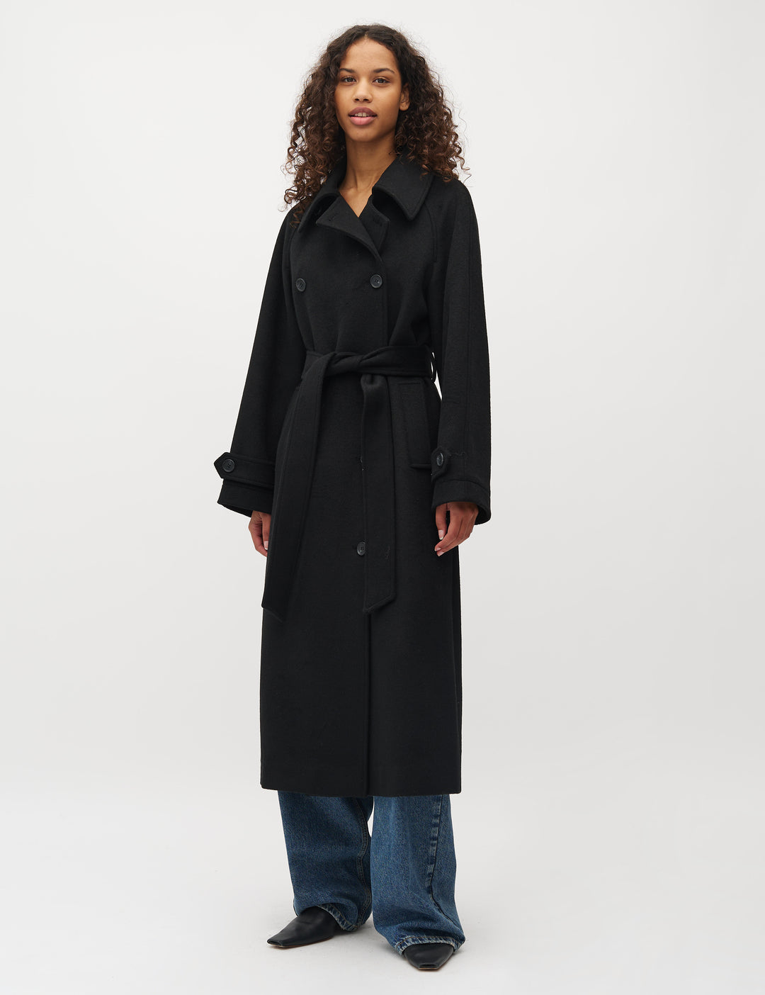 Odonna-M_Black_Model_0