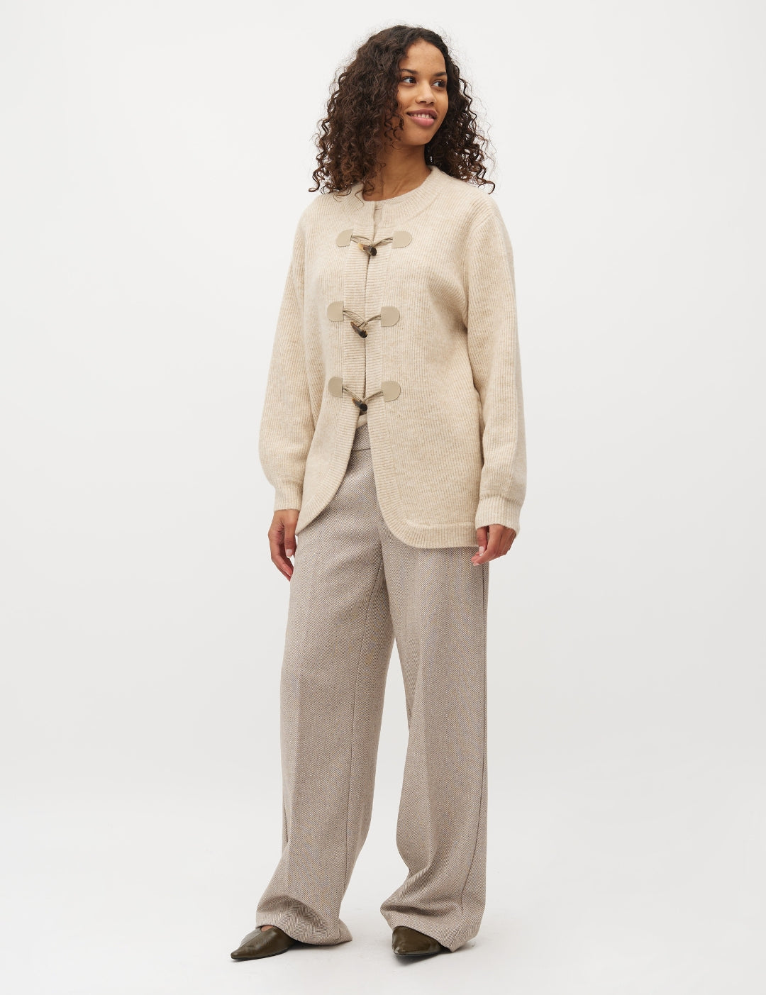 Miralinda-M_Oyster Melange_Model_3