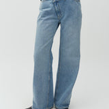 Bellmer-M_Light Blue Brushing_Model_0