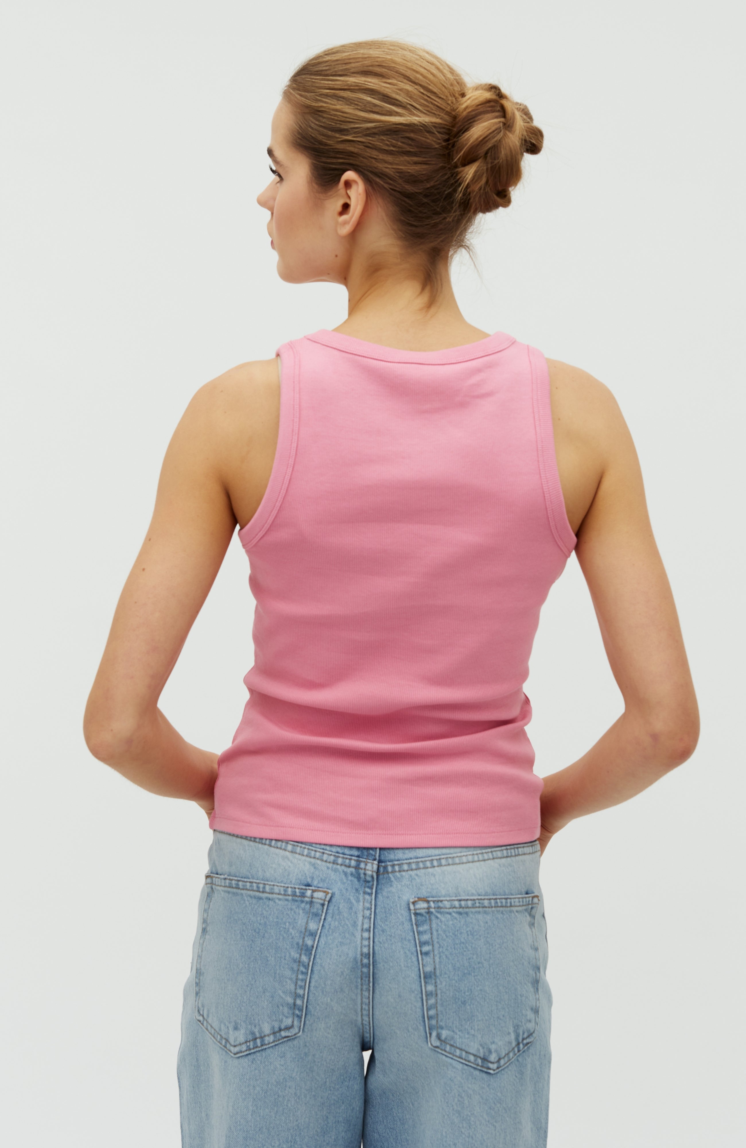 Jaxson-M_Wild Rose_Model_2