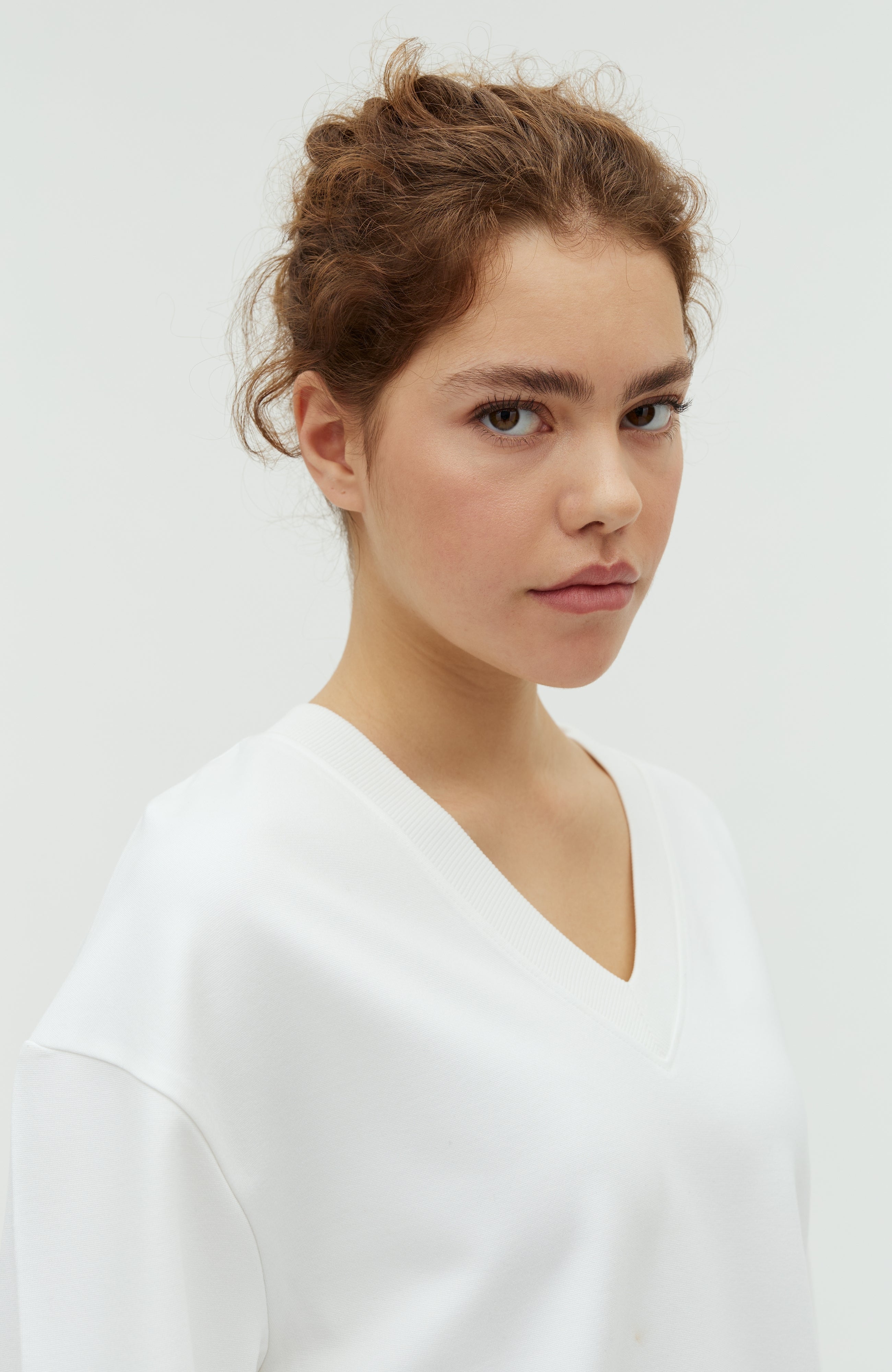 Emrys V-M_White_Model_1