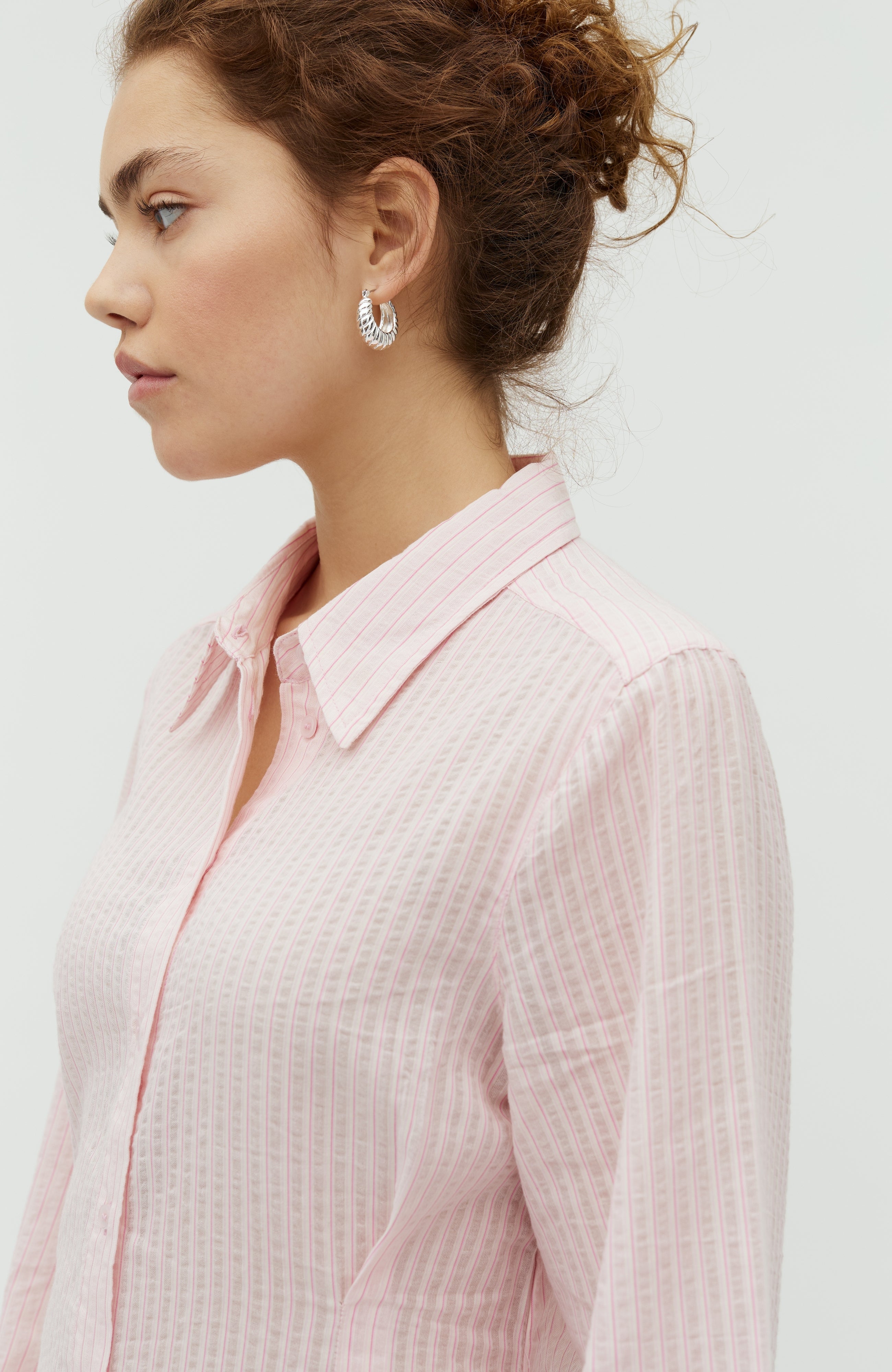 Kalanna-M_Pale Pink Stripe_Model_1