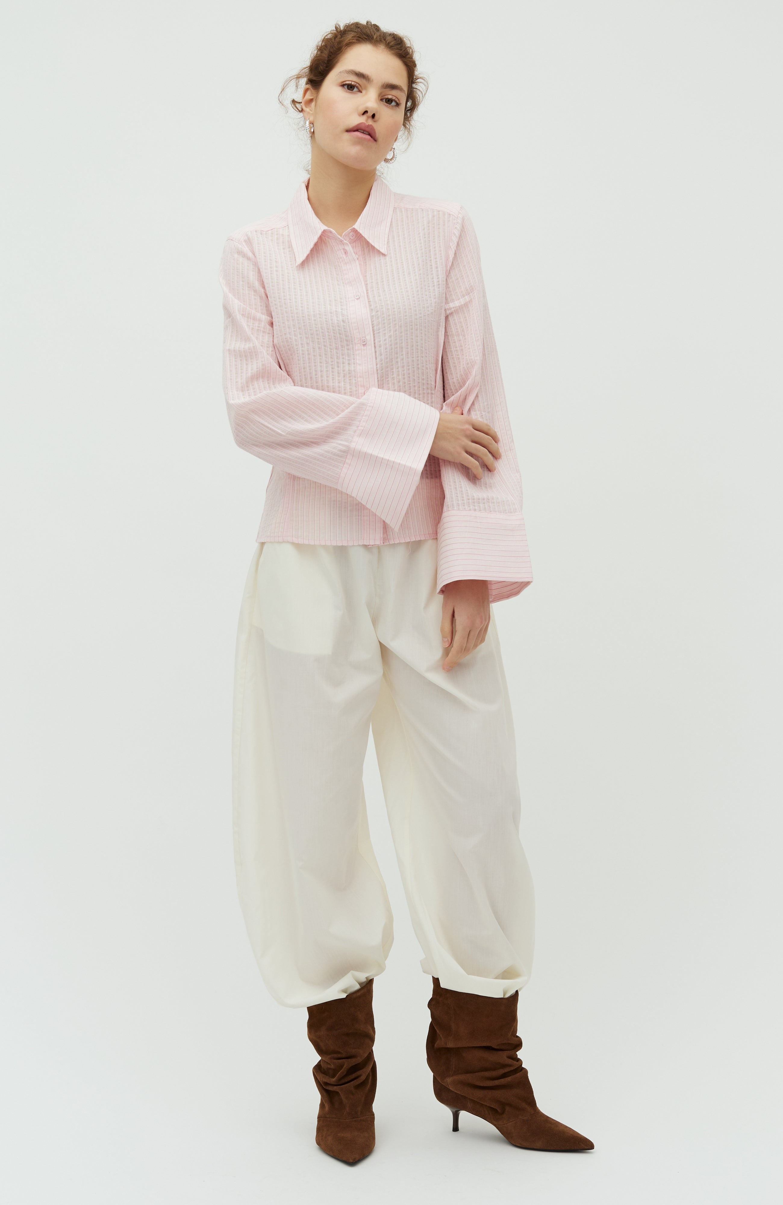 Kalanna-M_Pale Pink Stripe_Model_3