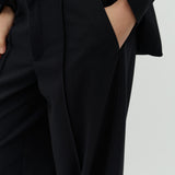 Pija-M_Black_Model_2