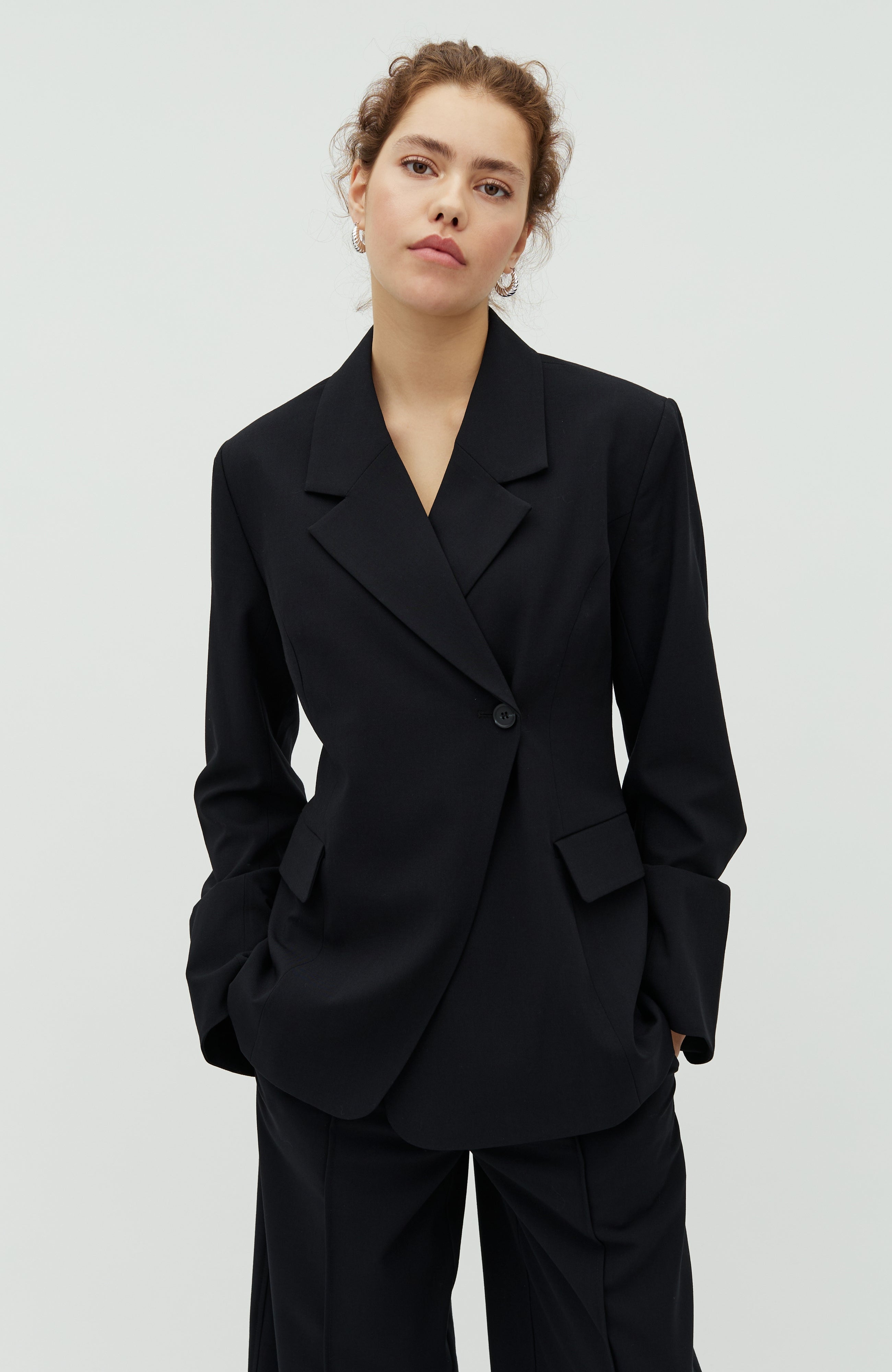 Frame-M_Black_Model_0