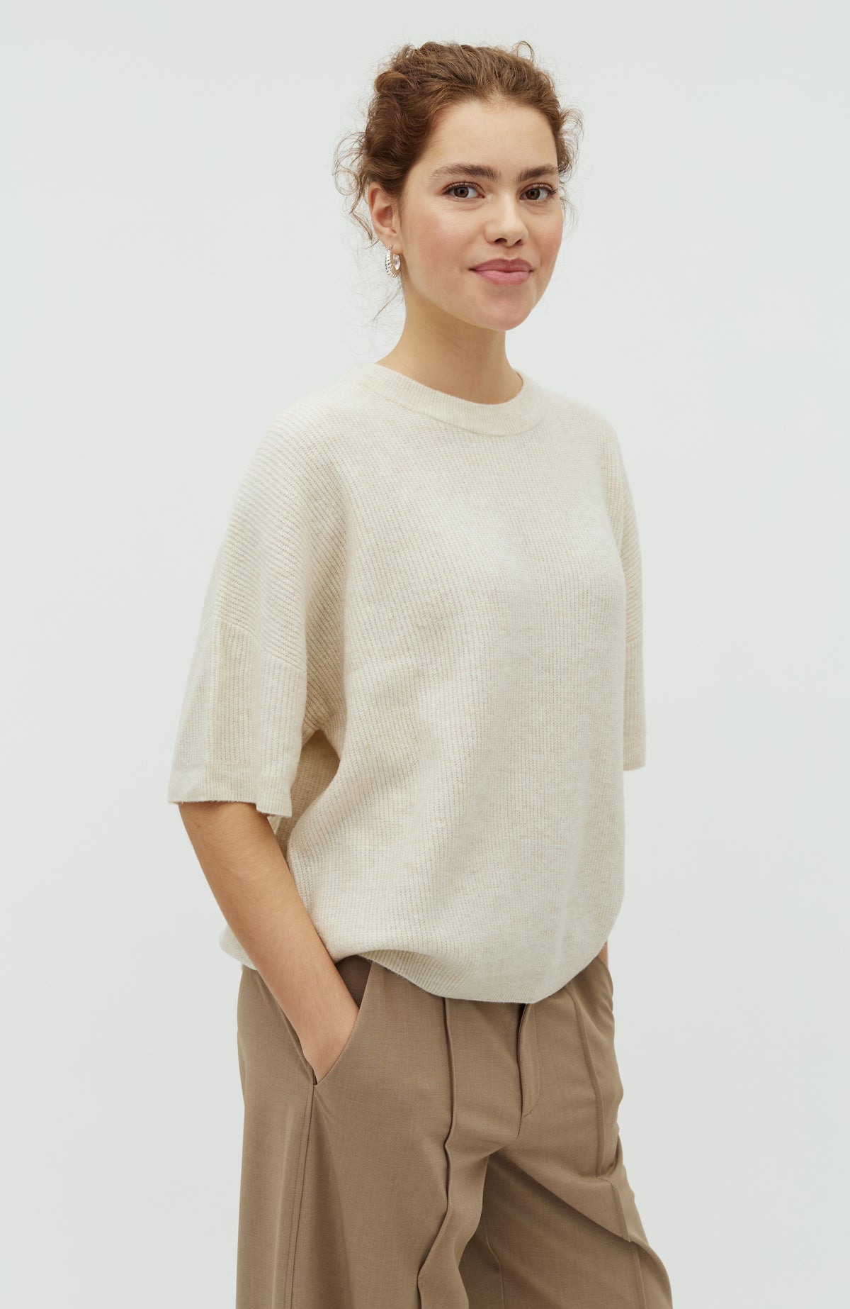 Gillian SS-M_Sugar Melange_Model_0