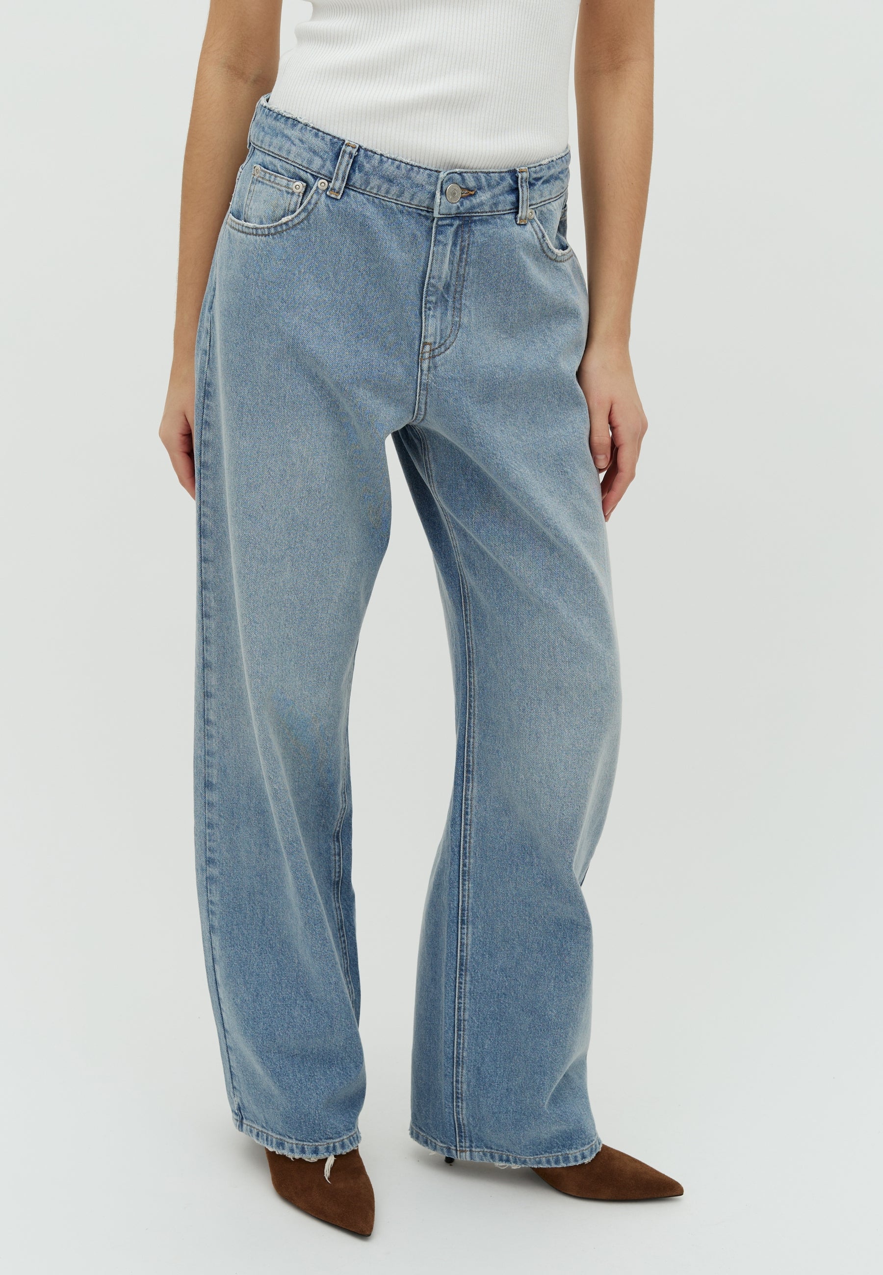 Cadian-M_Light Blue Brushing_Model_1