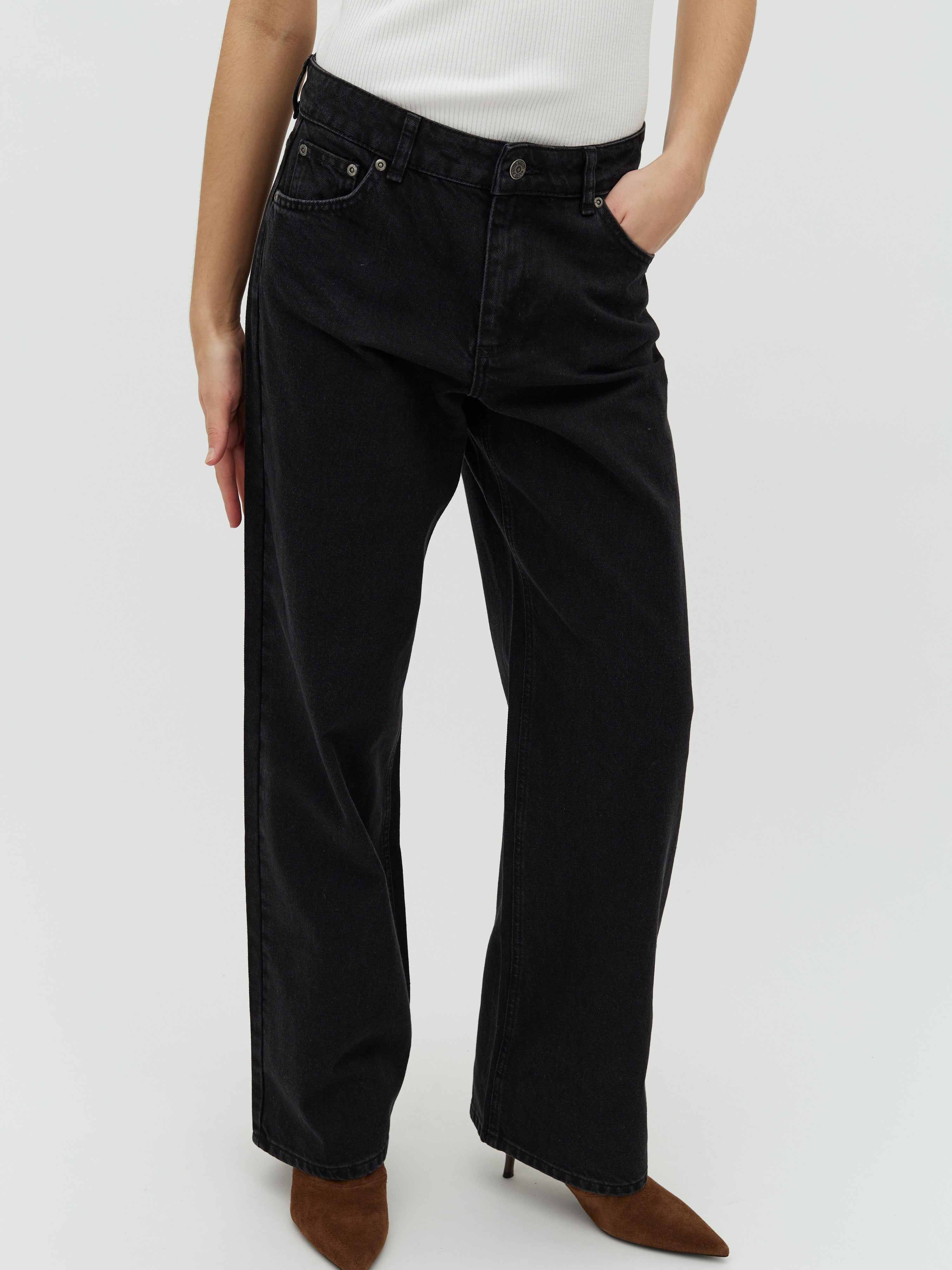 Cadian-M_Rebel Black_Model_1