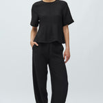 Kaely-M_Black_Model_2