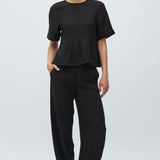 Kaely-M_Black_Model_2