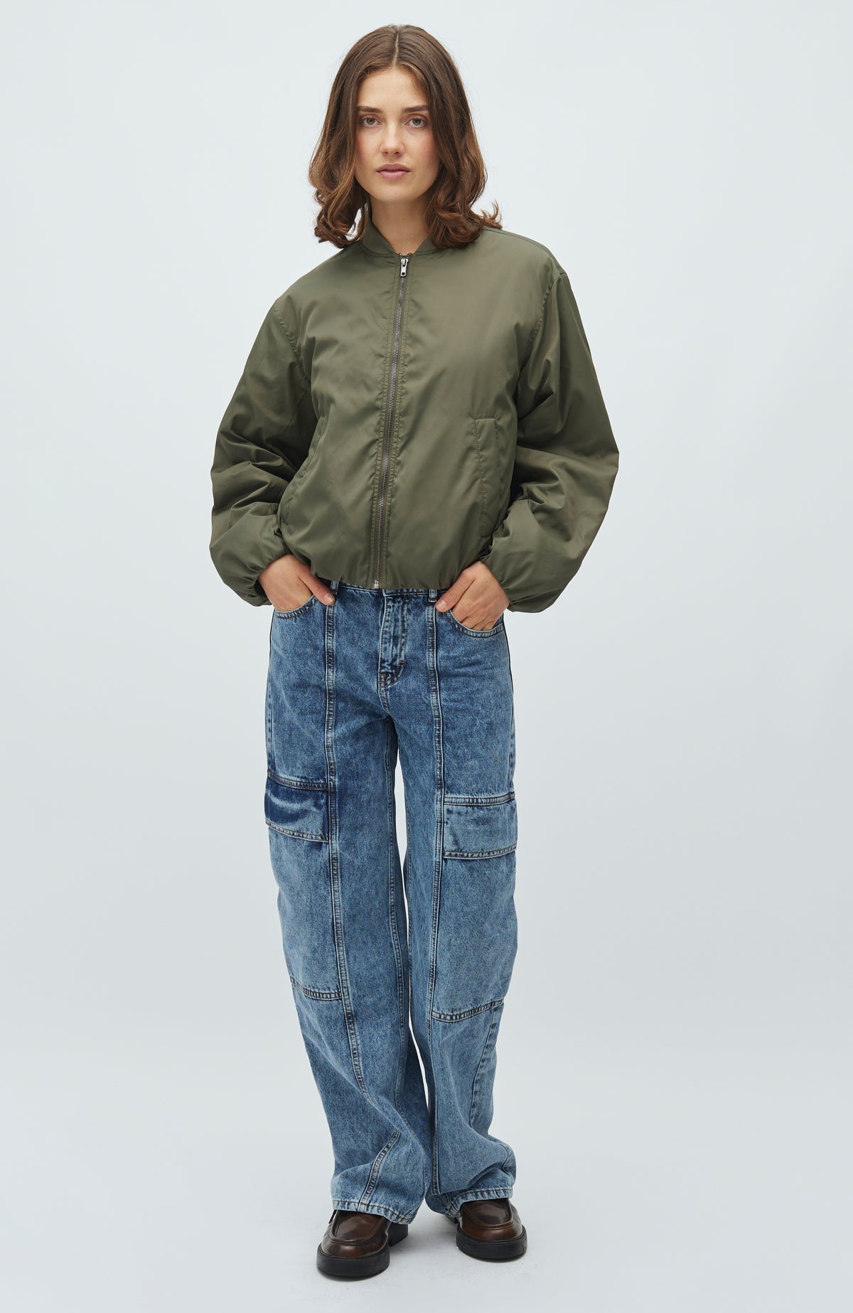 Michi-M_Dusty Olive_Model_0