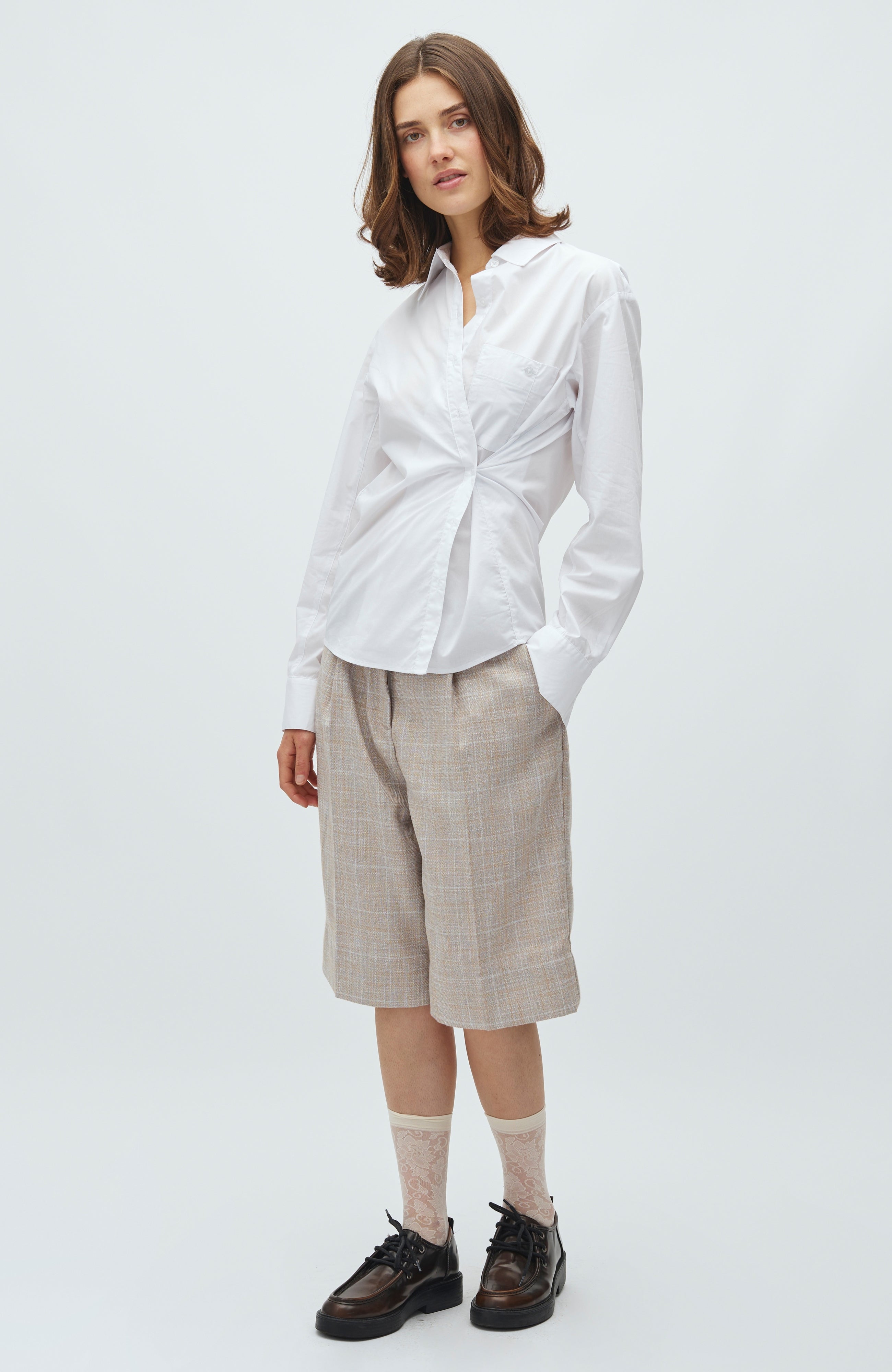 Brecan-M_Beige Check_Model_0