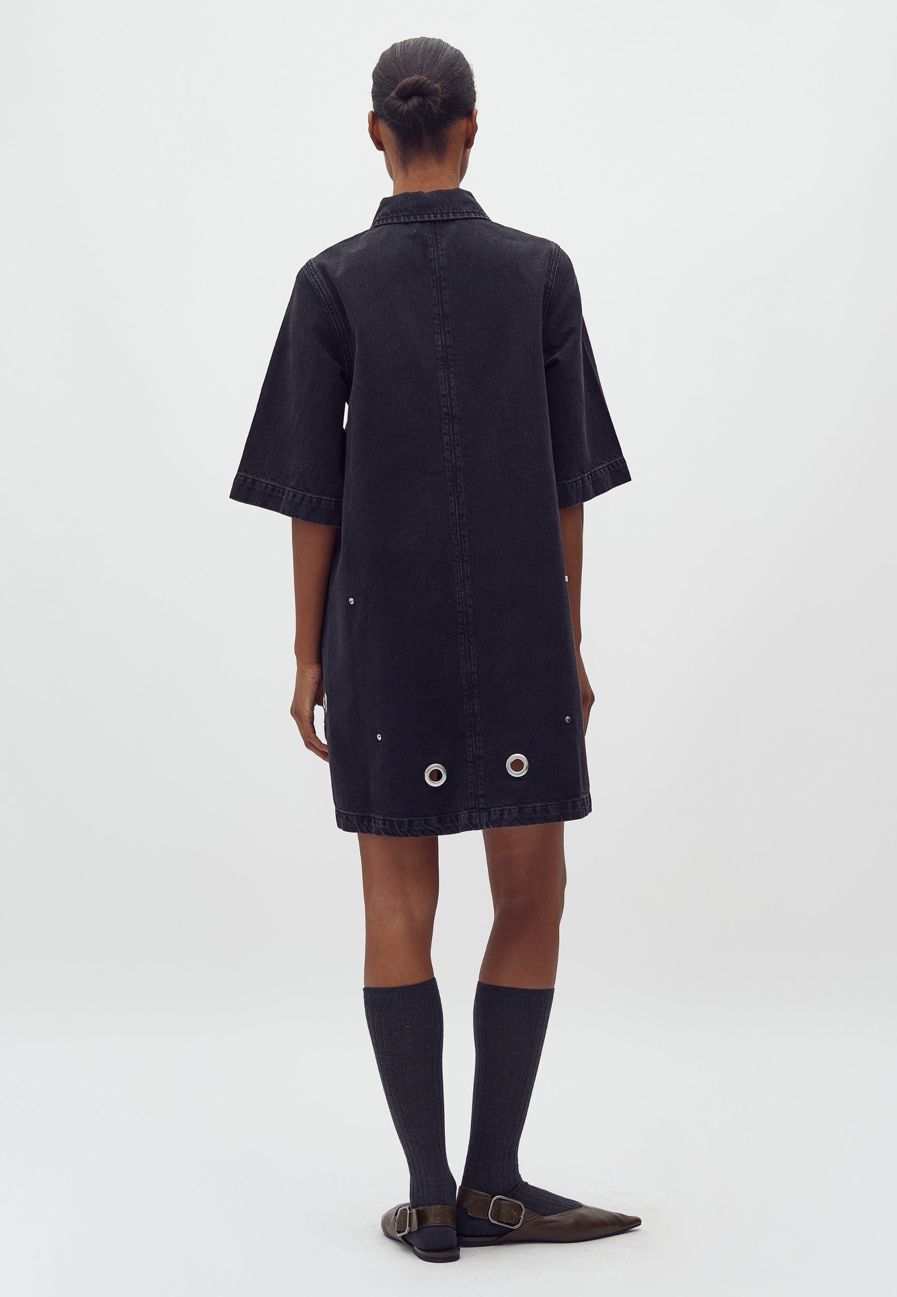 Calamya-M_Black Midnight Wash_Model_3