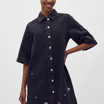 Calamya-M_Black Midnight Wash_Model_1