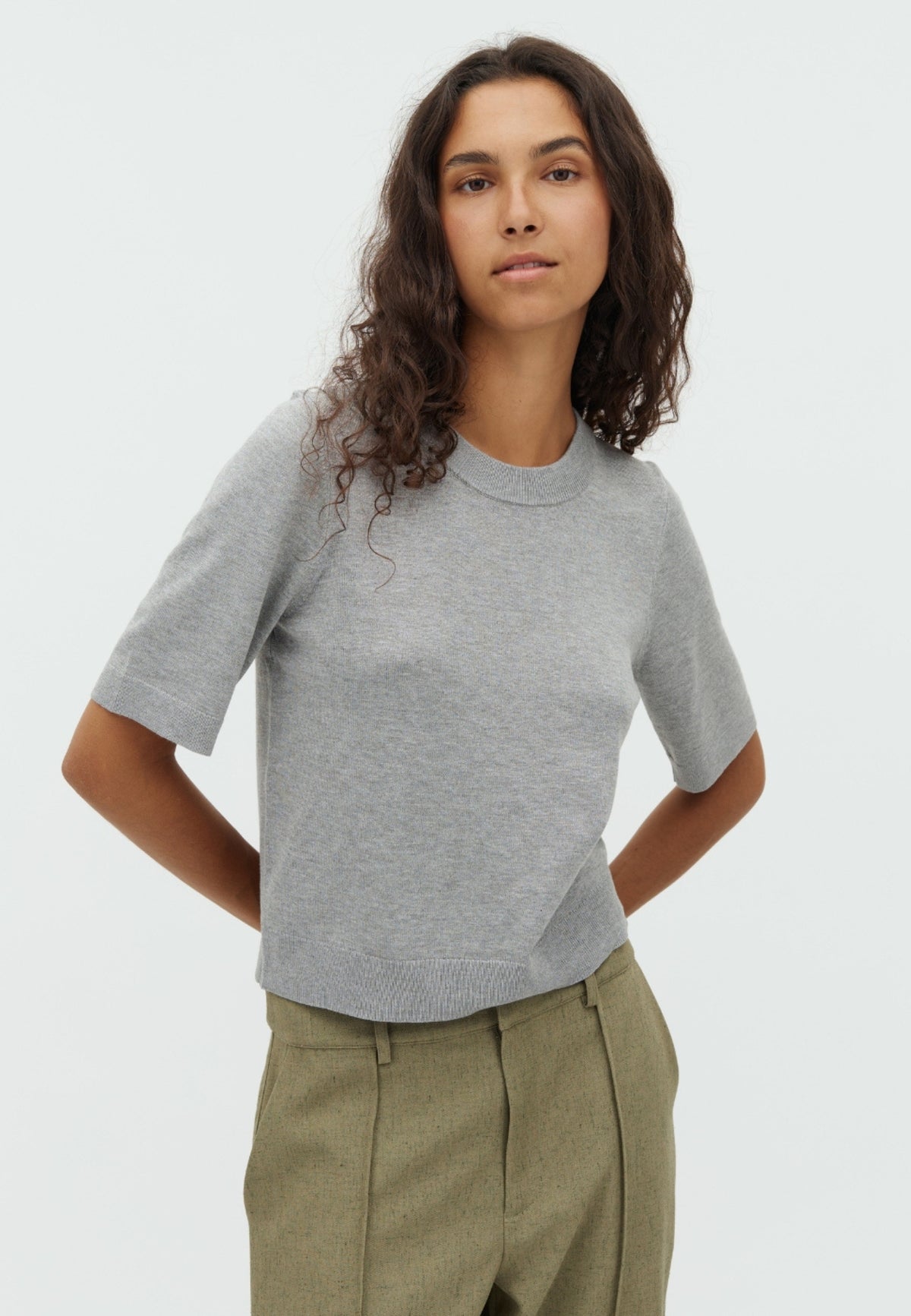 Carla-M_Light Grey melange_Model_0