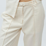 Fenna-M_Natural Light_Model_2