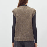 Allia-M_Dusty Sprinkle_Model_2