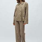 Bavina-M_Brindle Sand_Model_5