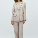 Howla-M_Beige Check_Model_3