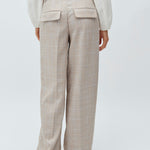 Clementa-M_Beige Check_Model_3