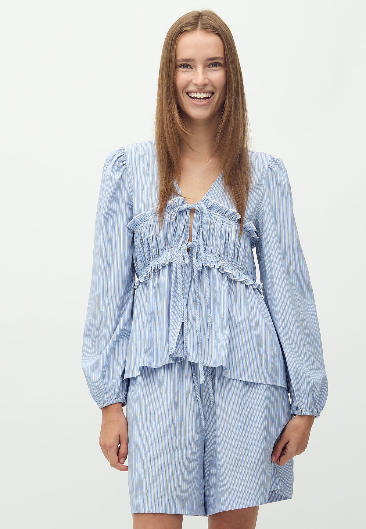 Pipa-M_Blue Zinnia Stripe_Model_0