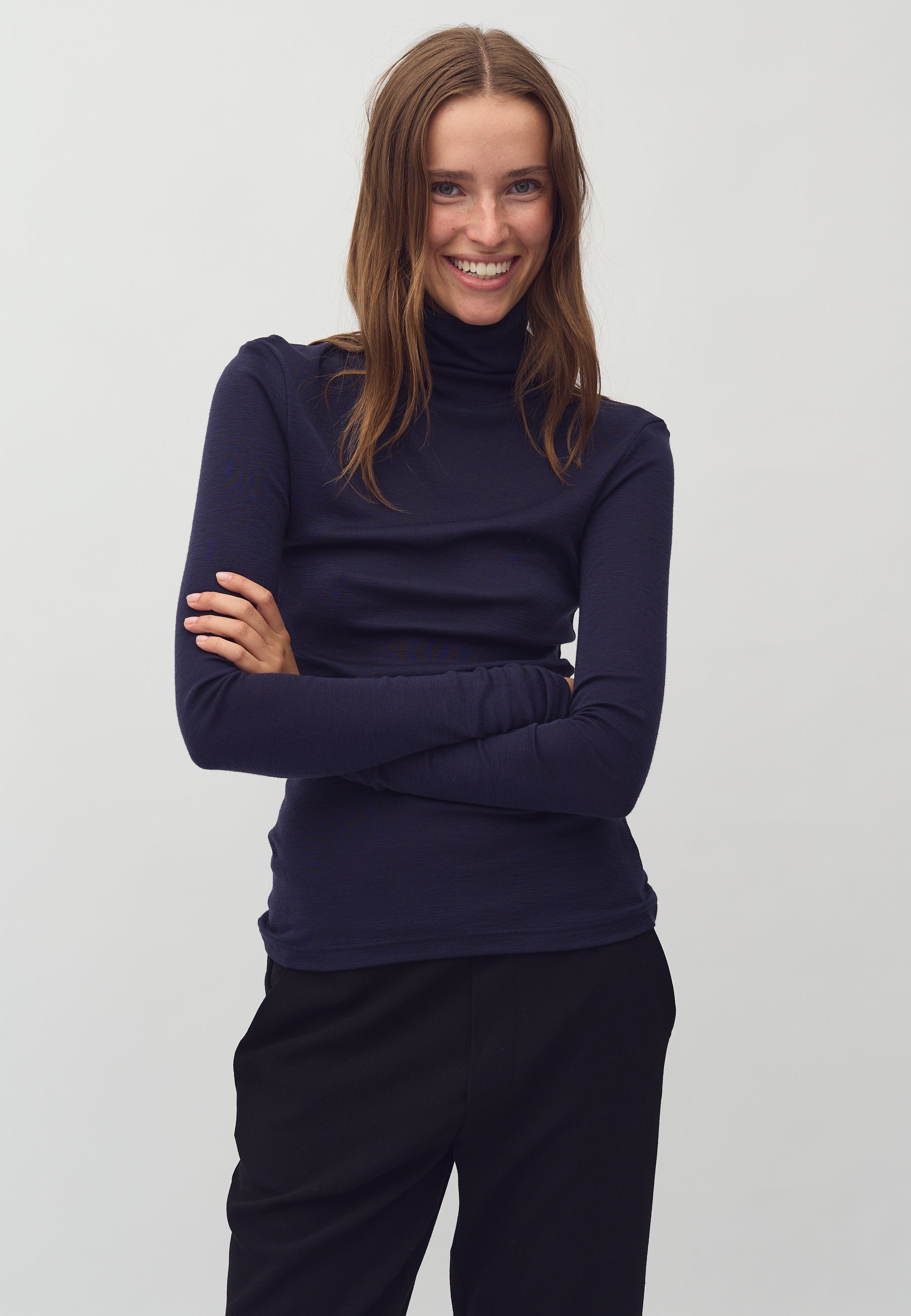 Ina_Navy Blue_Model_0