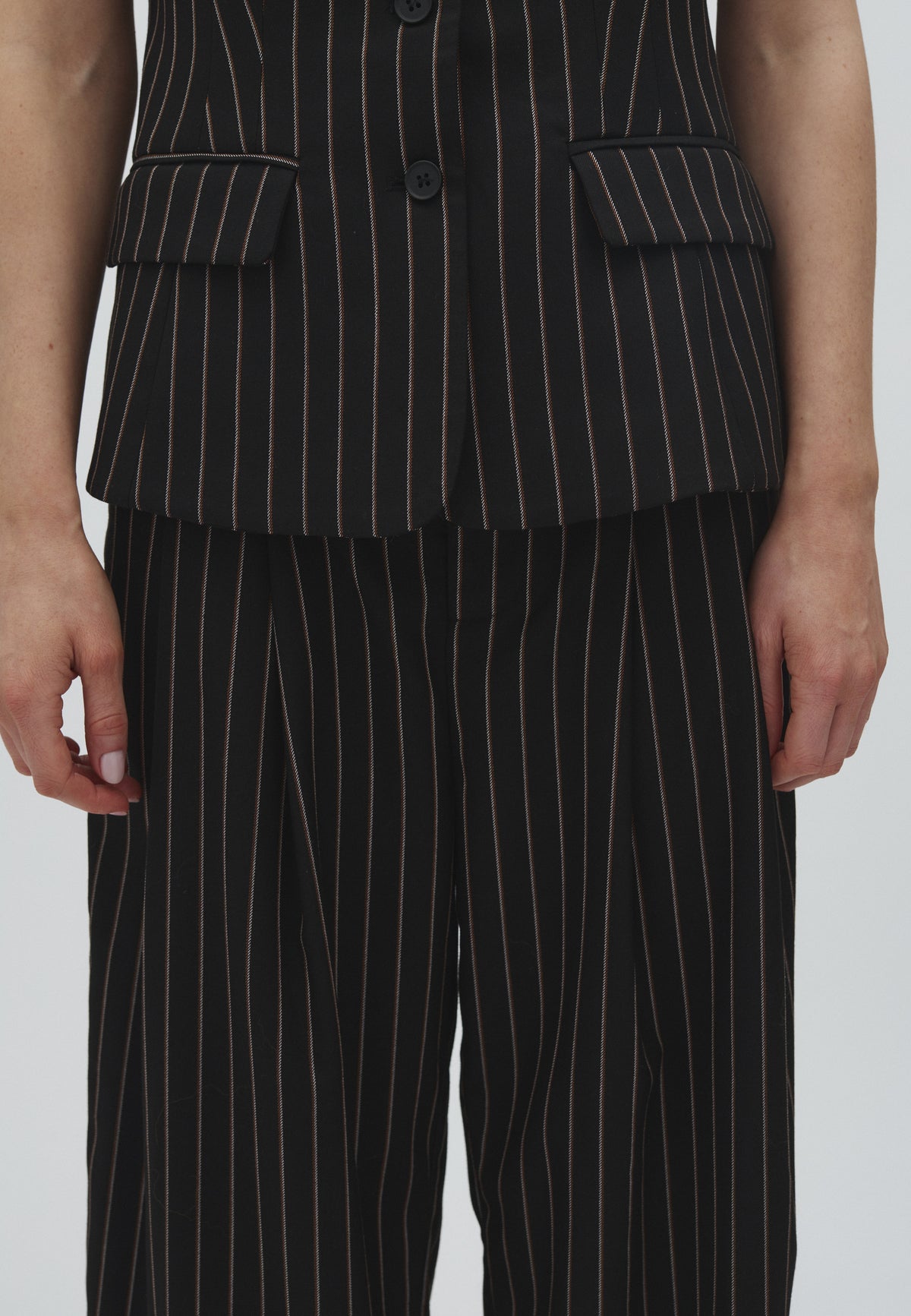 Emeli-M_Black Brown Pinstripe_Model_1