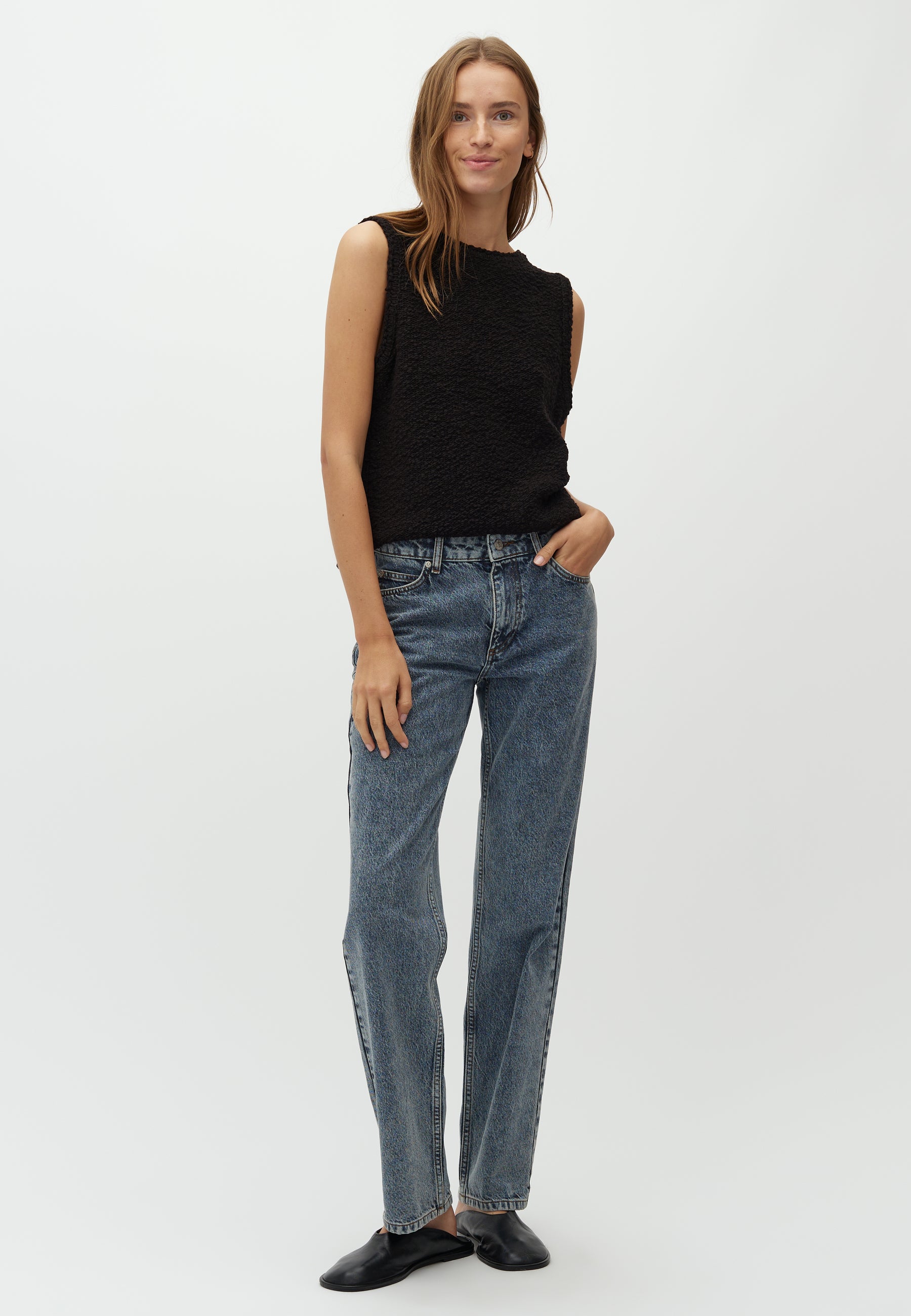 Merac V-M_Black_Model_6