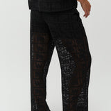 Novra-M_Black_Model_3