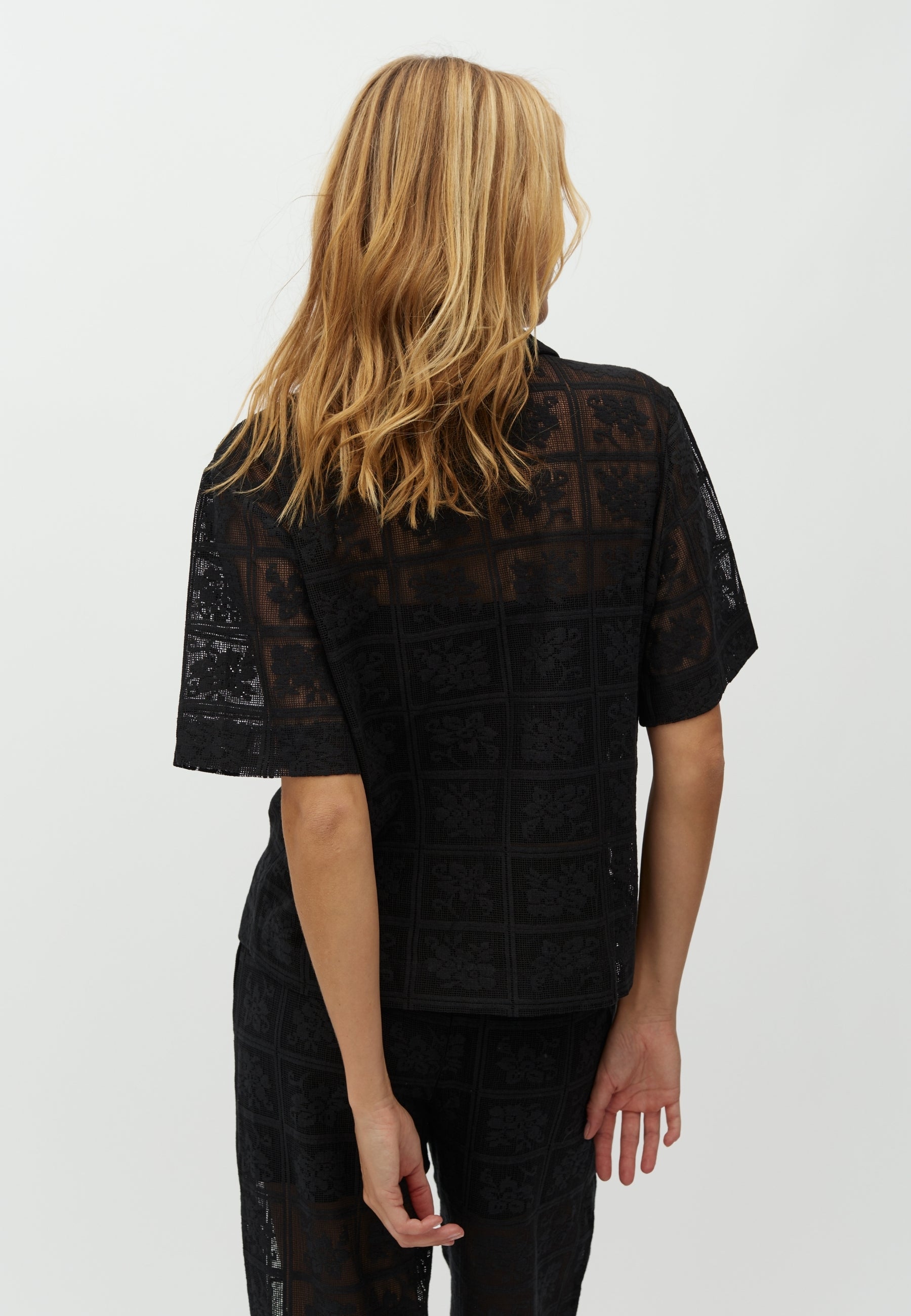 Aruna-M_Black_Model_2