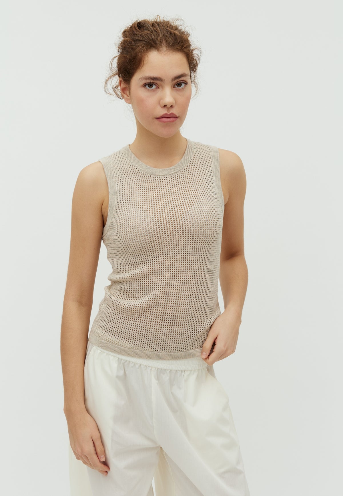 Callis-M_Oyster Melange_Model_0