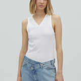 Jaxson V-M_White_Model_0