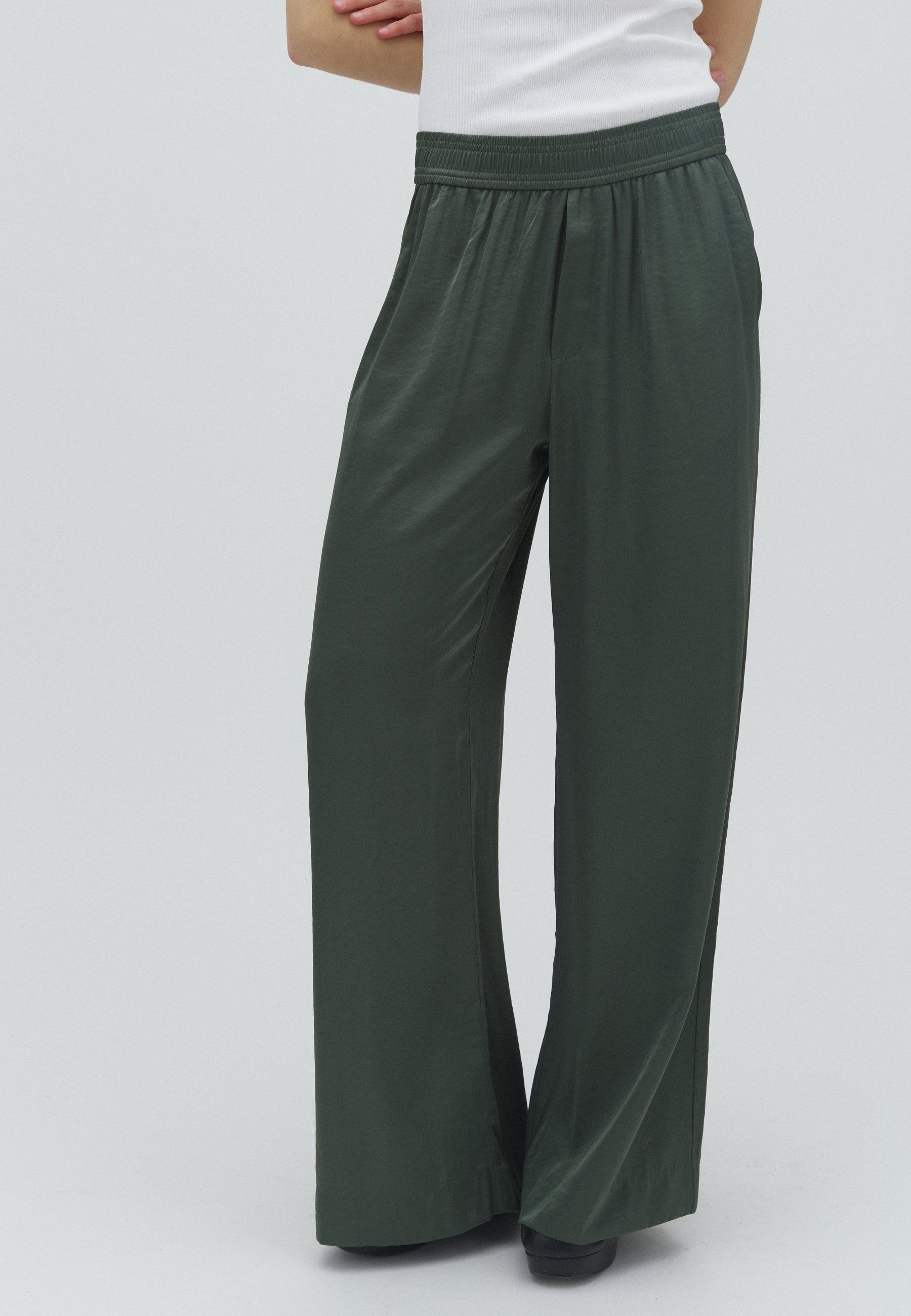 Asaka-M_Dark Sea Spray_Model_1