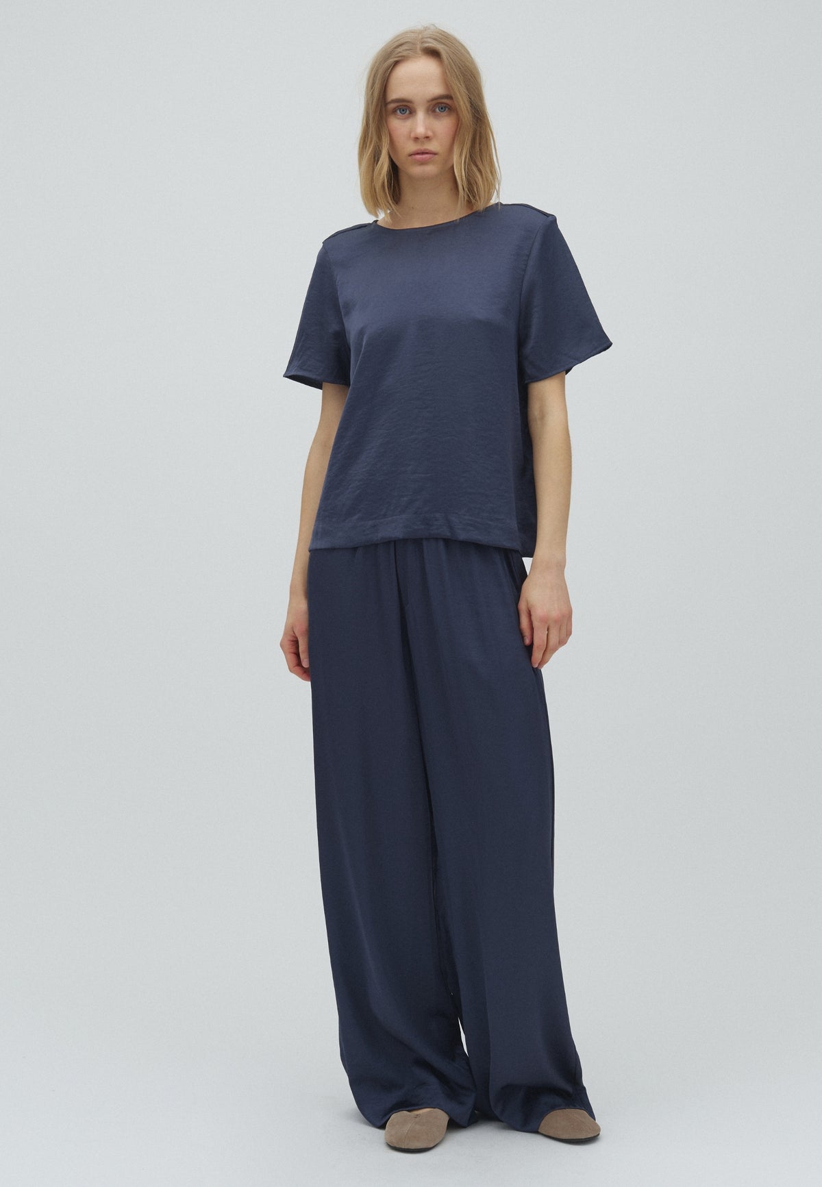 Asaka-M_Bering Blue_Model_0