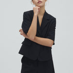 Morven-M_Black_Model_1