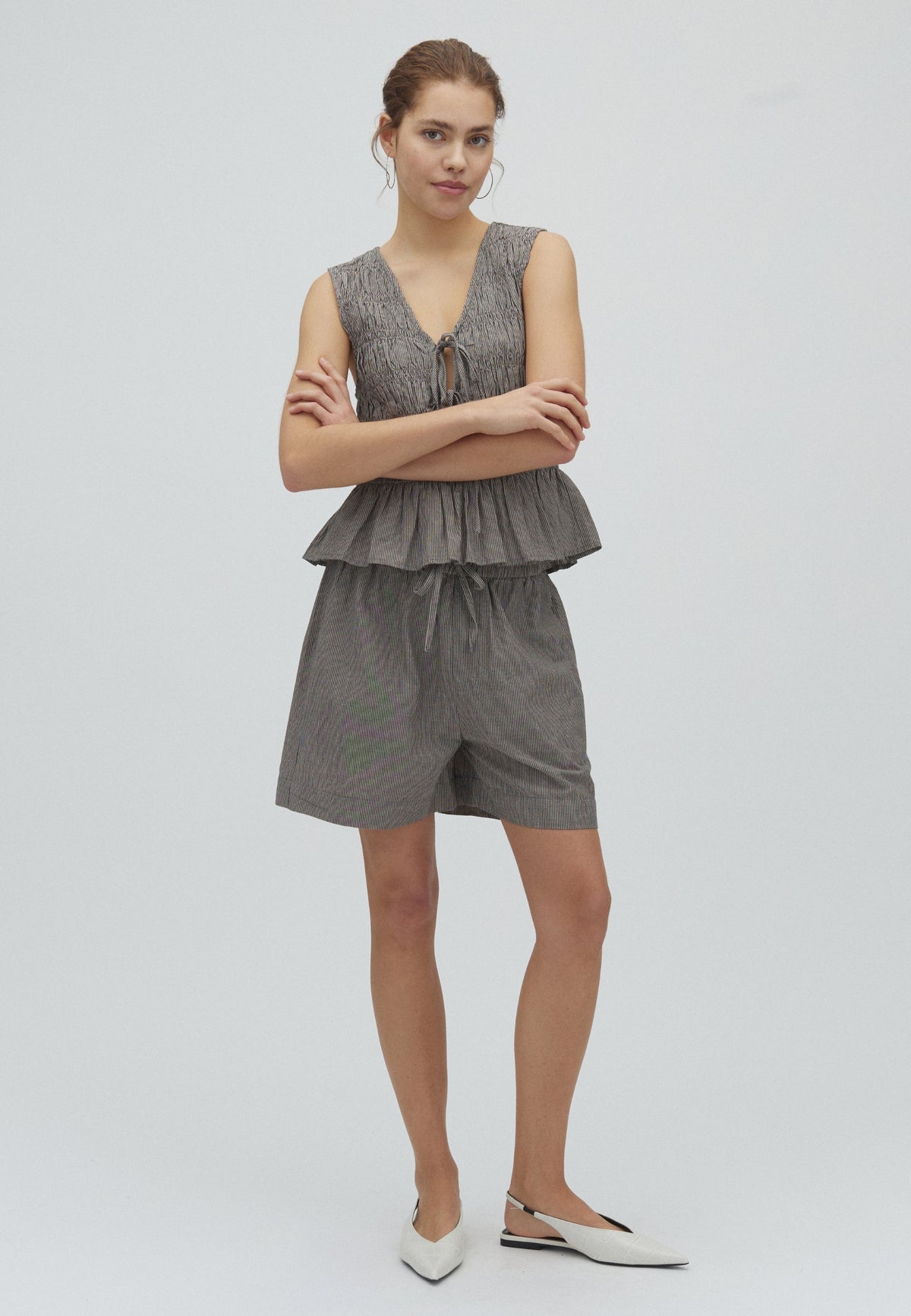 Meris-M_Java White Stripe_Model_0