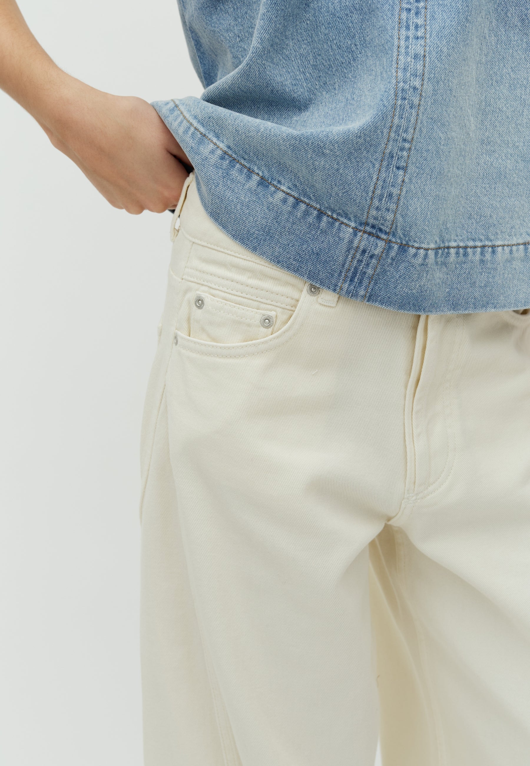 Menton-M_Pale Crem_Model_2