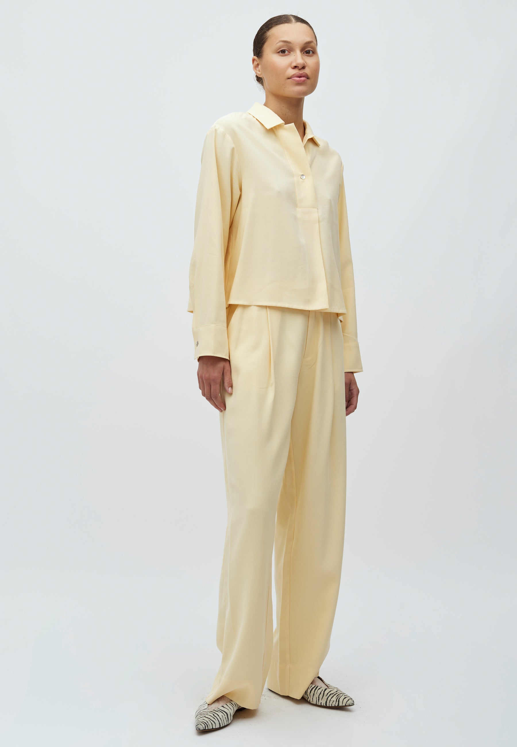 Daniello-M_Summer Yellow_Model_0