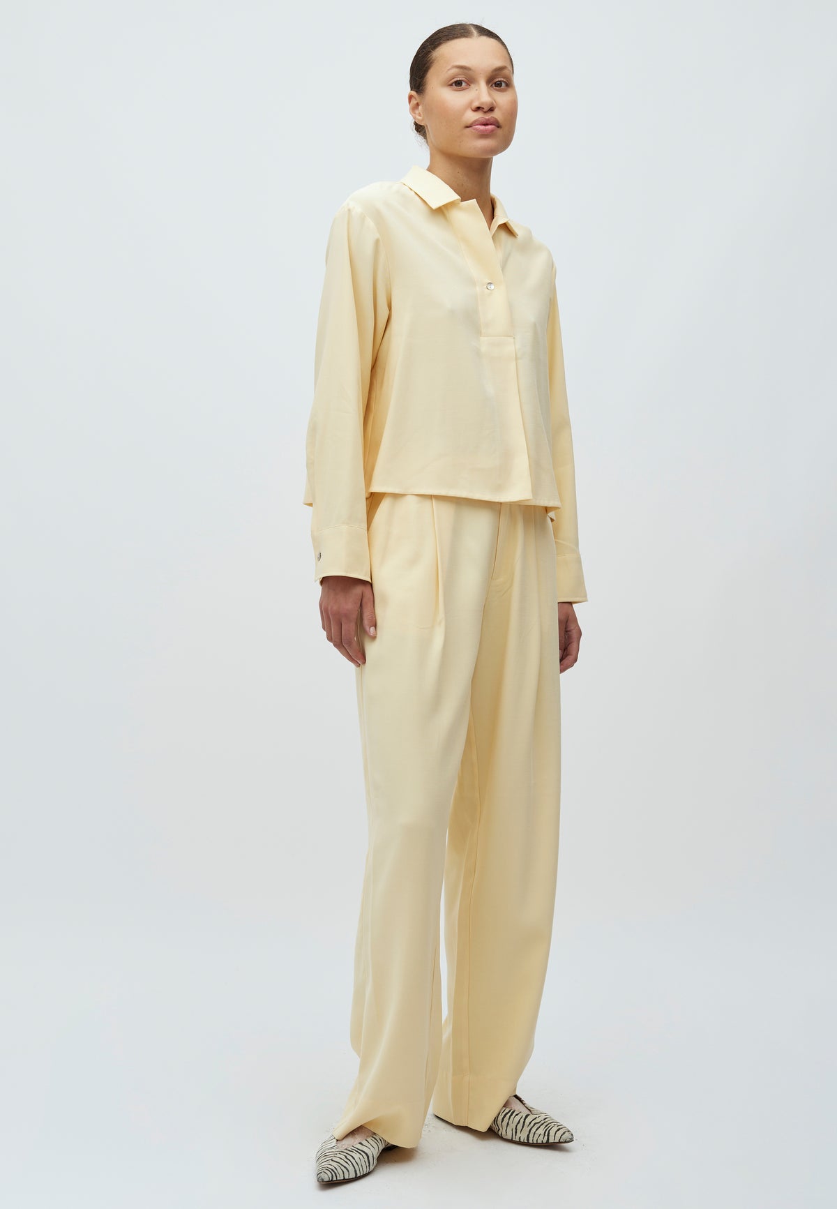 Daniello-M_Summer Yellow_Model_0