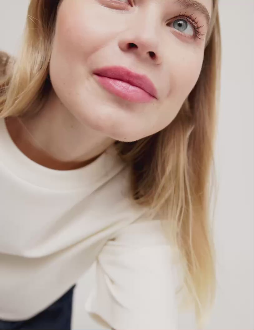 Nina-M_Dark Blue Wash_Video_0