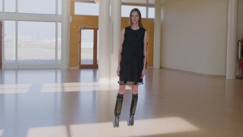 Molli-M_Black_Video_2